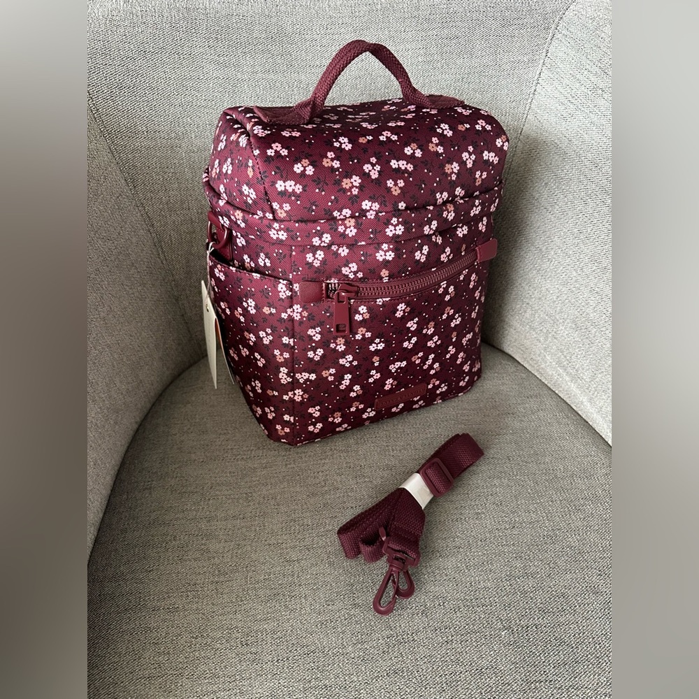 Go-To Lunch Bag in Berry Floral